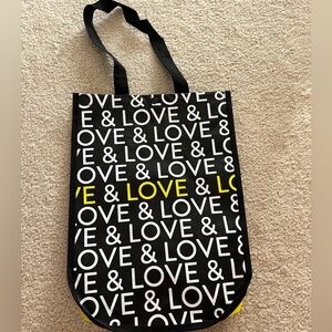 Kendra Scott love bag